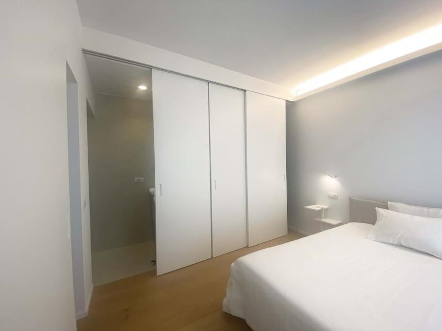The Window On The Theatre And The Cathedral - Luxury Apartment Como Buitenkant foto