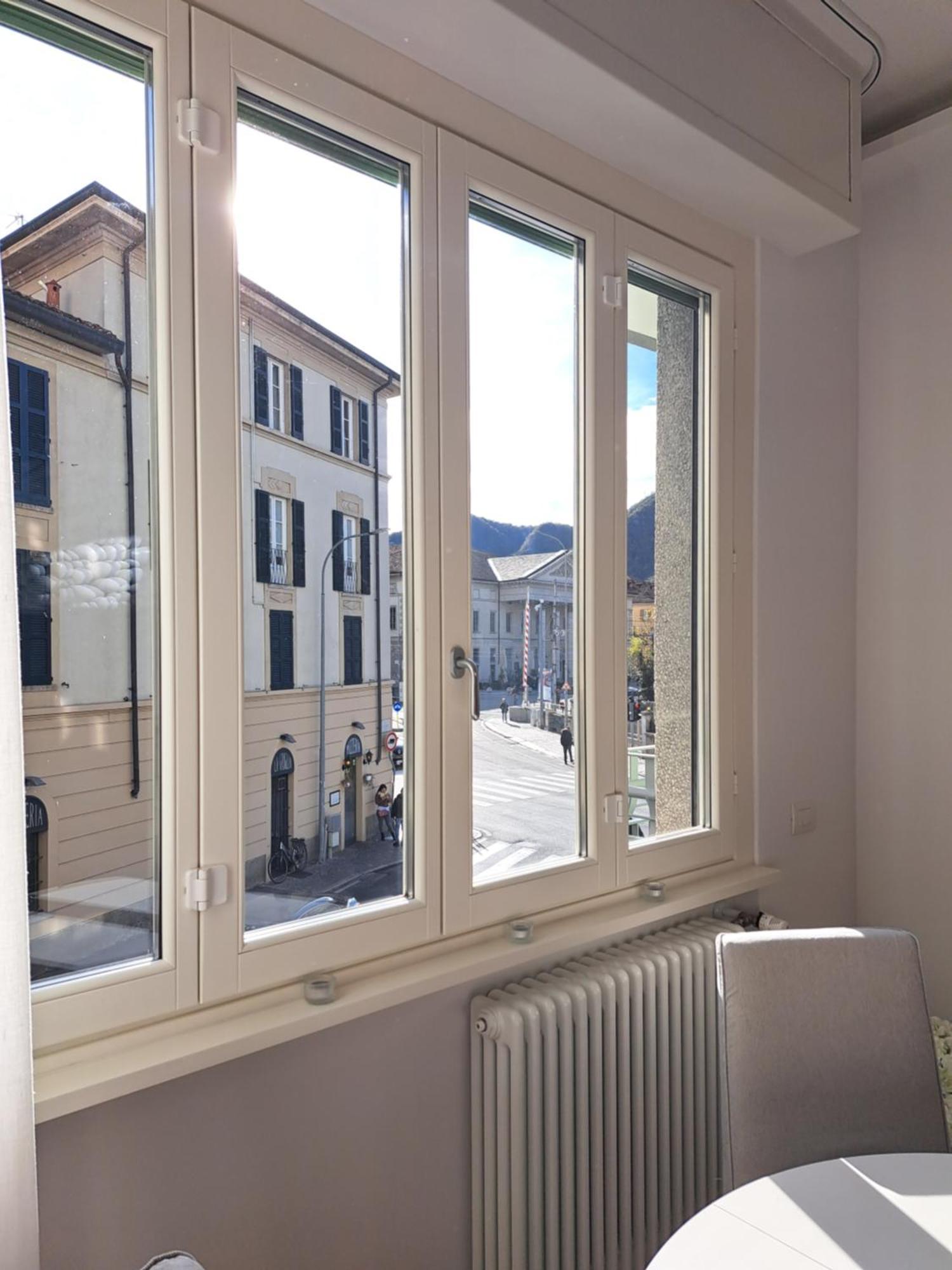 The Window On The Theatre And The Cathedral - Luxury Apartment Como Buitenkant foto